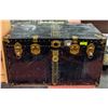 Image 1 : ANTIQUE METAL STEAMER TRUNK 36" X 19" X 21"