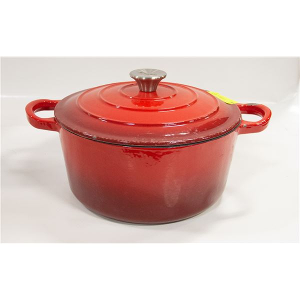 CRUCIBLE CAST IRON POT - SMALL CHIP ON HANDLE