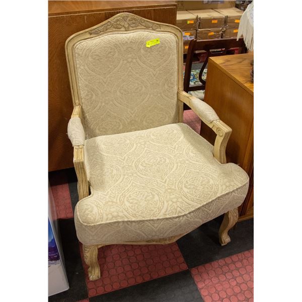 ESTATE VINTAGE WHITEWASH UPHOLSTERED QUEEN ANNE