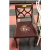 Image 1 : ANTIQUE WALNUT PARLOUR CHAIR