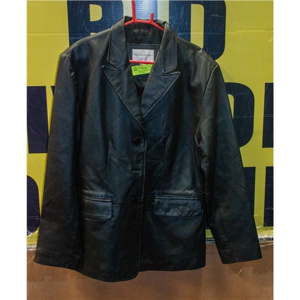 LADIES LEATHER JACKET SIZE LARGE