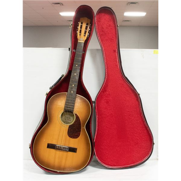 VINTAGE SUZUKI ACOUSTIC GUITAR IN CARRY CASE