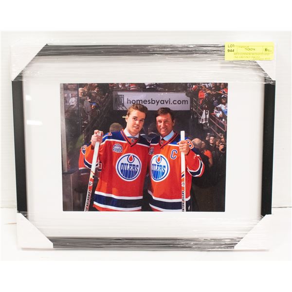 FRAMED CONNOR MCDAVID AND WAYNE GRETZKY PHOTO