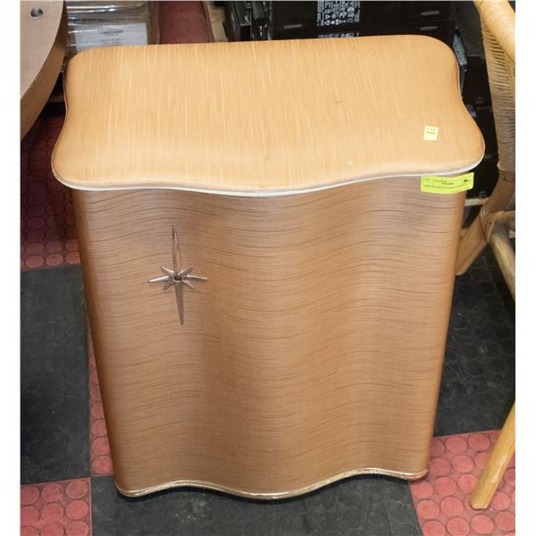 1960'S RETRO CLOTHES HAMPER