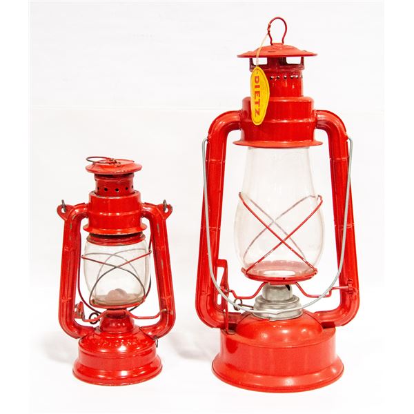 2 VINTAGE OIL LAMPS