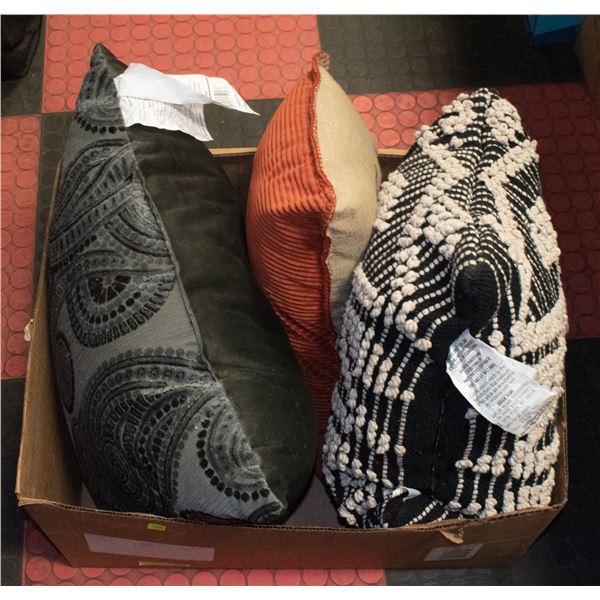 BOX W/ 3 SHOWHOME DECORATIVE CUSHIONS