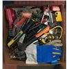 Image 1 : TRAY OF SHOP MISCELLANEOUS AND TOOLS