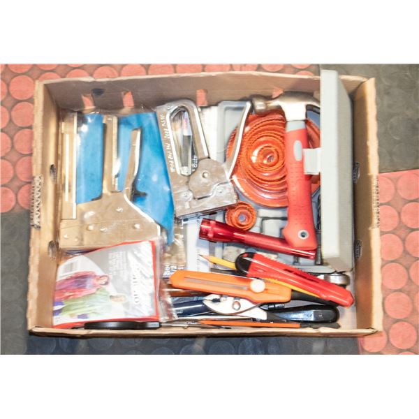 TRAY OF ASSORTED TOOLS
