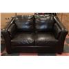 Image 1 : ESTATE BROWN LEATHER LOVESEAT - SOME