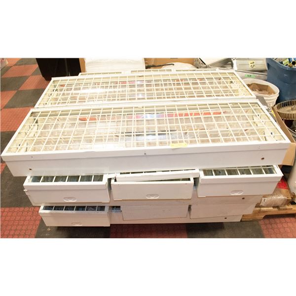 PALLET OF INDUSTRIAL HANGING LIGHTS