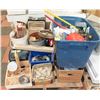 Image 1 : PALLET OF TOOLS AND HARDWARE