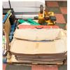 Image 1 : PALLET OF MISCELLANEOUS
