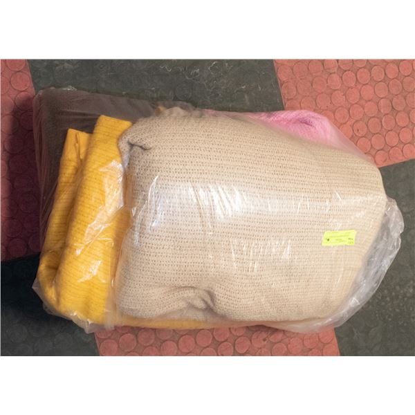 VINTAGE BLANKETS LOT OF 4 ASSORTED