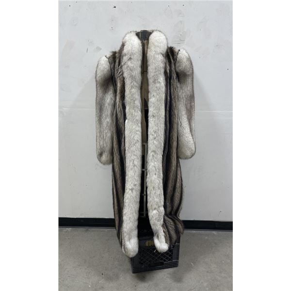 Gorgeous Silver Fox Fur Coat Full Length