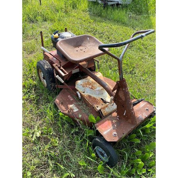 NO RESERVE Running 1967 Comet Snapper Land Mower