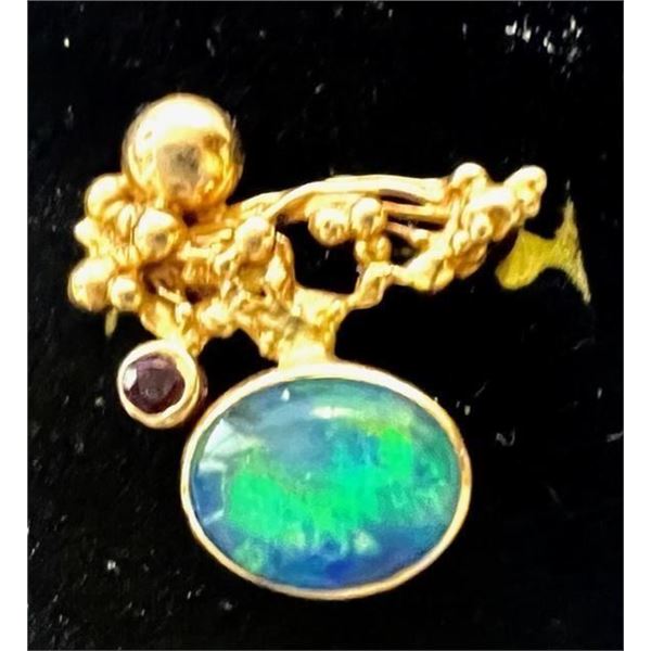 18K Solid Yellow Gold Ladies Ring w/Luminous Black Opal & Genuine Ruby