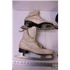 Image 5 : (2) Pairs of Vintage Skates (Sizes?)
