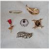 Image 1 : Lot of vintage Brooches