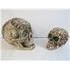 Image 2 : (2) Skulls