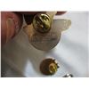 Image 6 : (4) Lapel pins