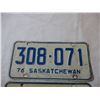 Image 2 : (3) 1976 Saskatchewan license plates