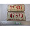 Image 1 : (2) 197-73 Saskatchewan license plates