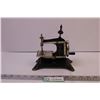 Image 1 : Antique Kids’ Sewing Machine (Working)