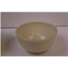 Image 4 : (2) Fire King Mixing Bowls