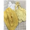 Image 6 : LOT OF VINTAGE BABY CLOTHING