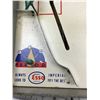 Image 7 : VINTAGE HOCKEY MASTER MODEL H6T TABLE TOP HOCKEY GAME BY MUNRO GAMES ESSO COCA-COLA