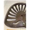 Image 2 : ANTIQUE IHC CAST IRON TRACTOR SEAT INTERNATIONAL HARVESTER