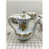 Image 9 : VINTAGE SET GOLDEN ROSE RIDGWAY ENGLAND CHINA 51 PCS