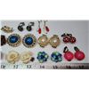 Image 3 : 12 Vintage Clip Earrings