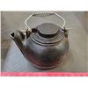 Image 3 : Cast Iron Kettle (heavy)