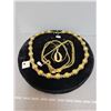 Image 1 : Gold tone Vendome necklaces (2) and velvet display