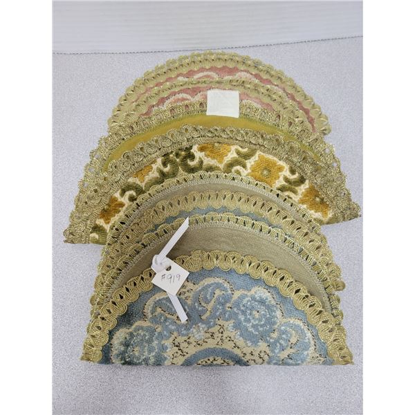 Lot of decorative furniture pads (5)