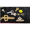 Image 2 : Lot of vintage keys