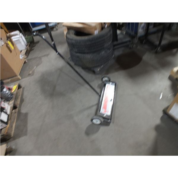 Mag Sweep Floor Magnet