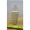 Image 2 : Tupperware 2 Cup Quick Shake + Syrup Dispenser / Strainer