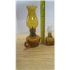 Image 6 : 2 Amber Oil Lamps