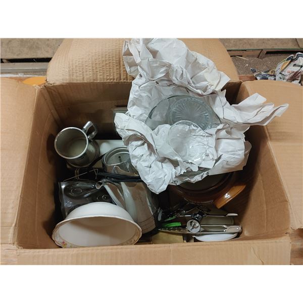 Box of Misc. Kitchen Items