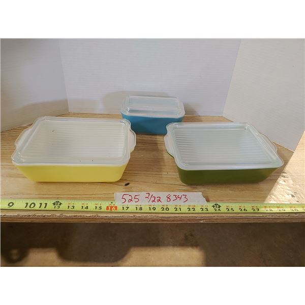 3 Pyrex Cassarolle Dishes