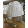 Image 3 : 2 Table Lamps With Shades