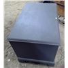 Image 2 : 2 drawer dresser (34.5 X 22 X24)