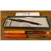 Image 1 : 2 COLLECTIBLE FLOATING PENS AND 1 SHAEFFER PEN