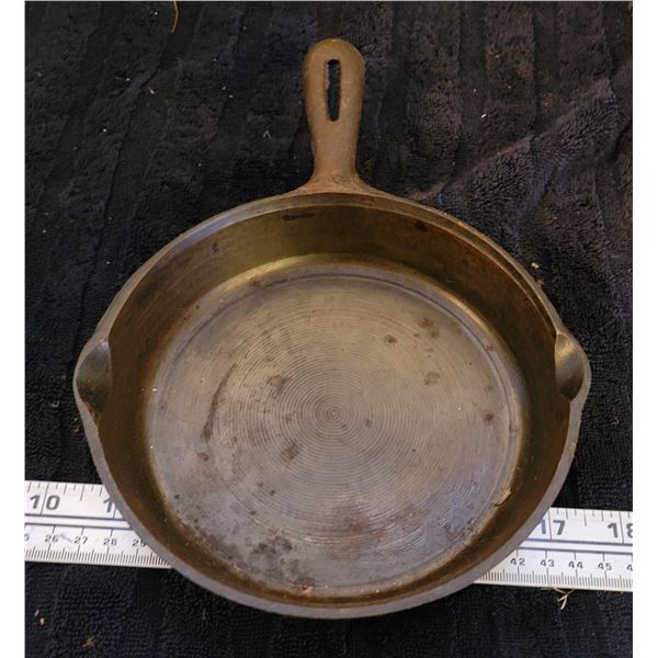 Cast iron Taiwan  6.5  skillet