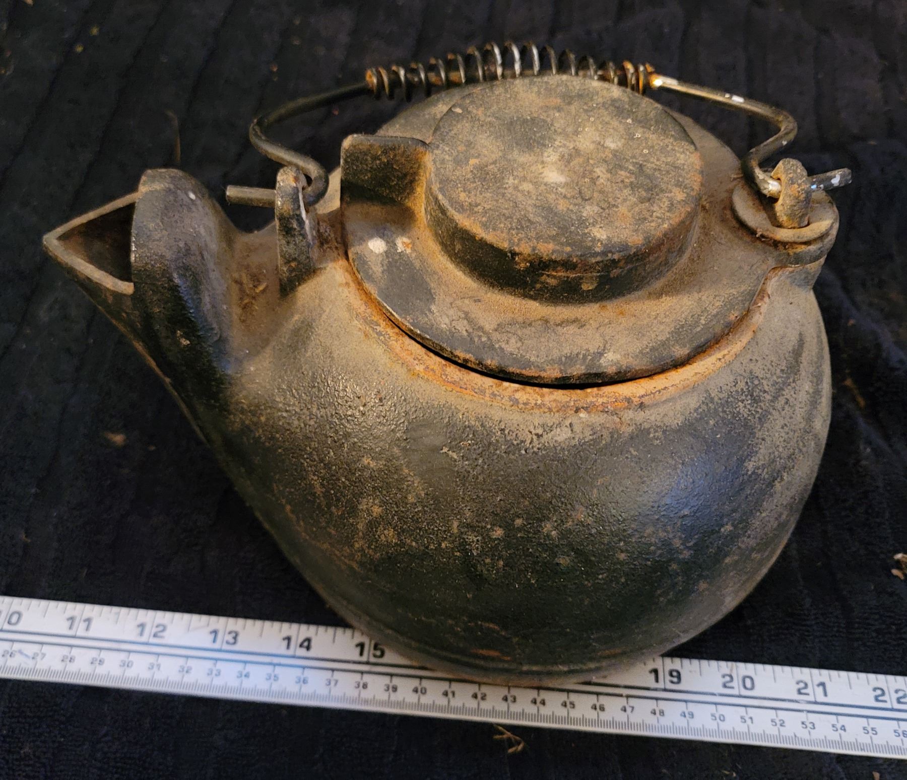 Cast iron kettle
