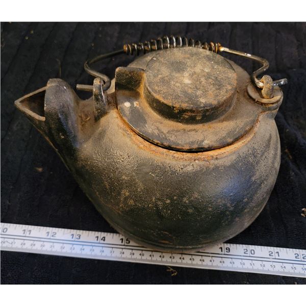 Cast iron kettle