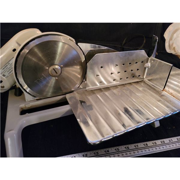 Commercial grade meat slicer