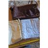 Image 3 : 2 pairs of jeans size 16, 2 pairs of shorts size Med. And 12, 2 table clothes and curtain